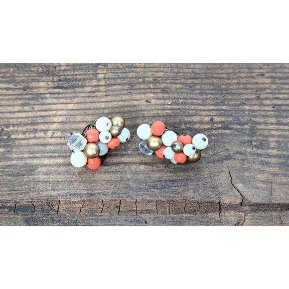 Vintage 60s cluster beaded clip on earrings - Picture 1 of 4